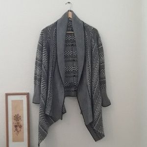 Bb Dakota open draped black and white cardigan